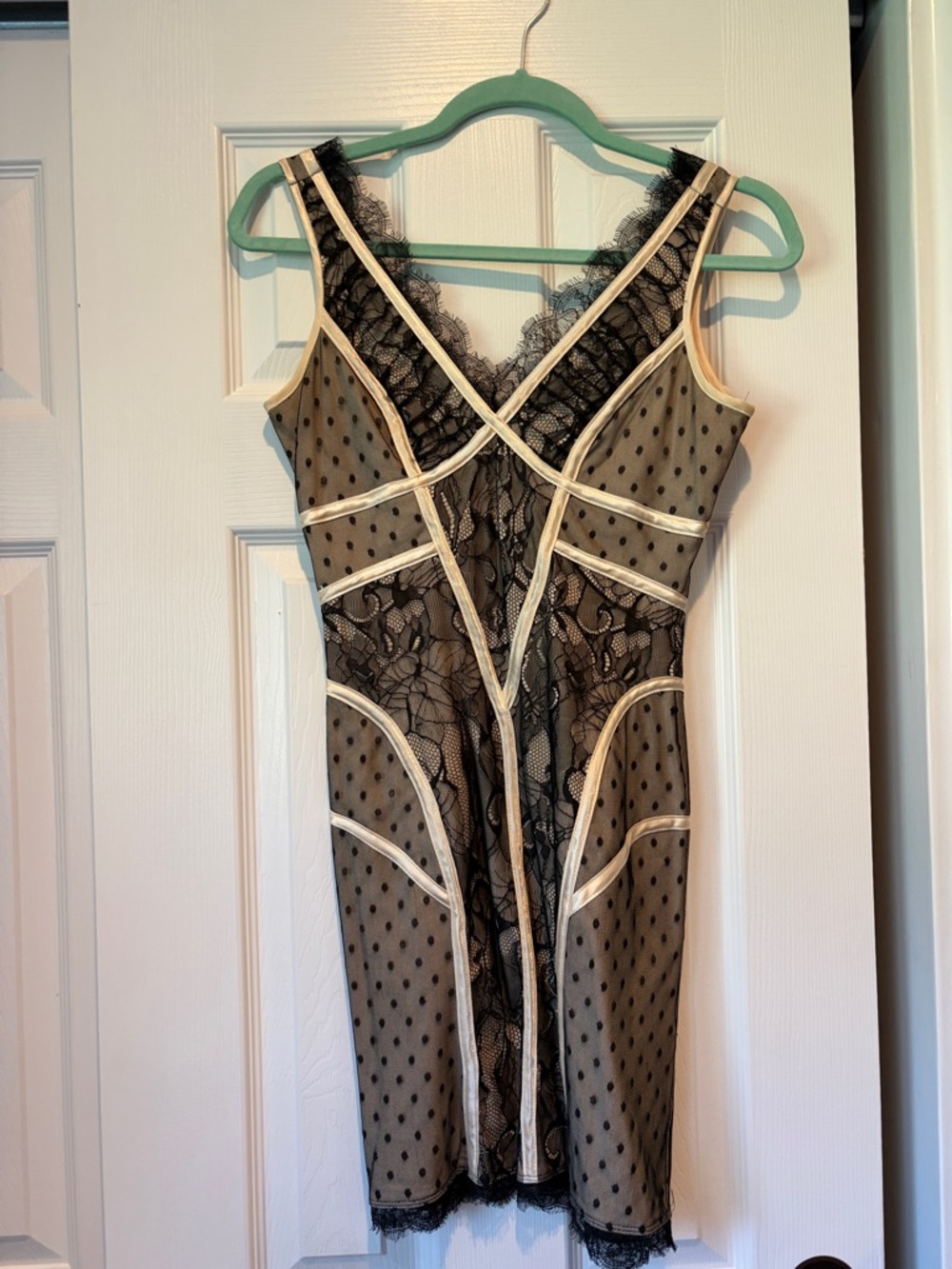 BEBE Sheer Black Lace & Nude Cocktail Dress xs perfect condition